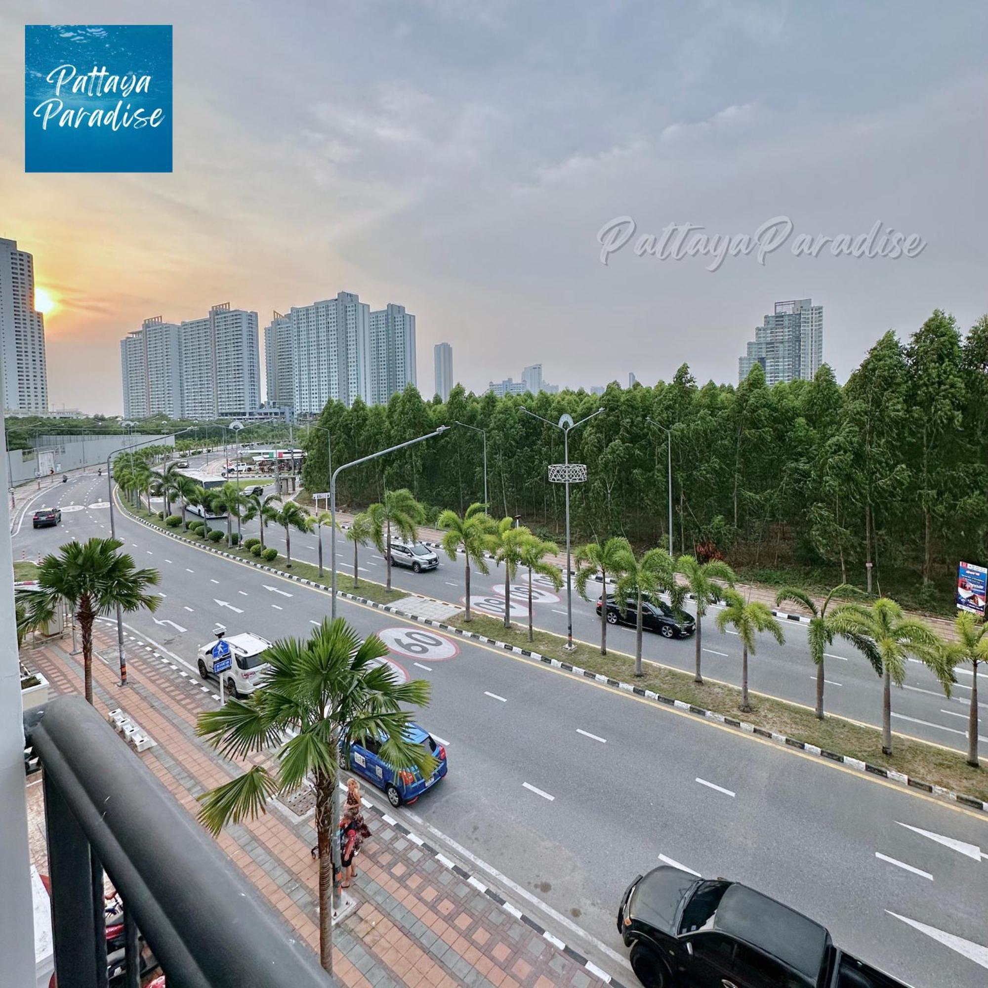 Espana Resort Jomtien Beach Pattaya Buitenkant foto